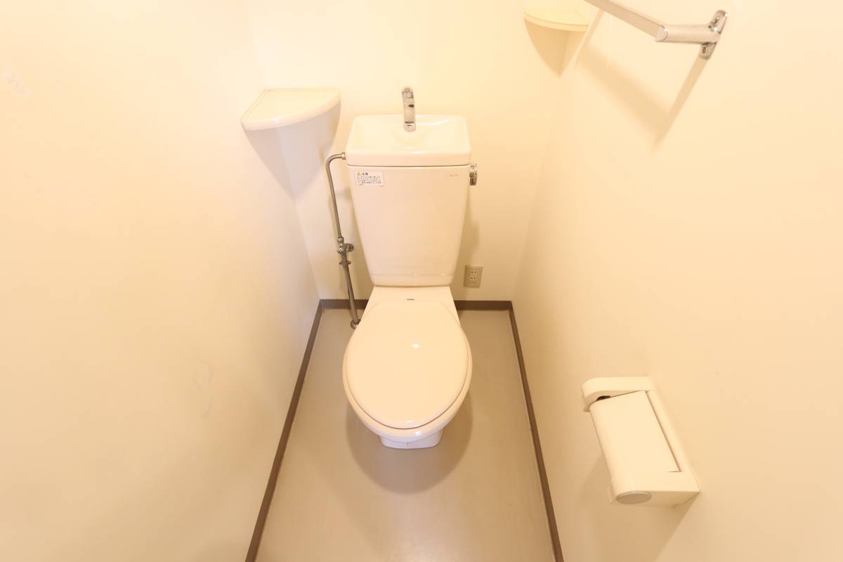 Toilet in Village House Joyo in Joyo-shi