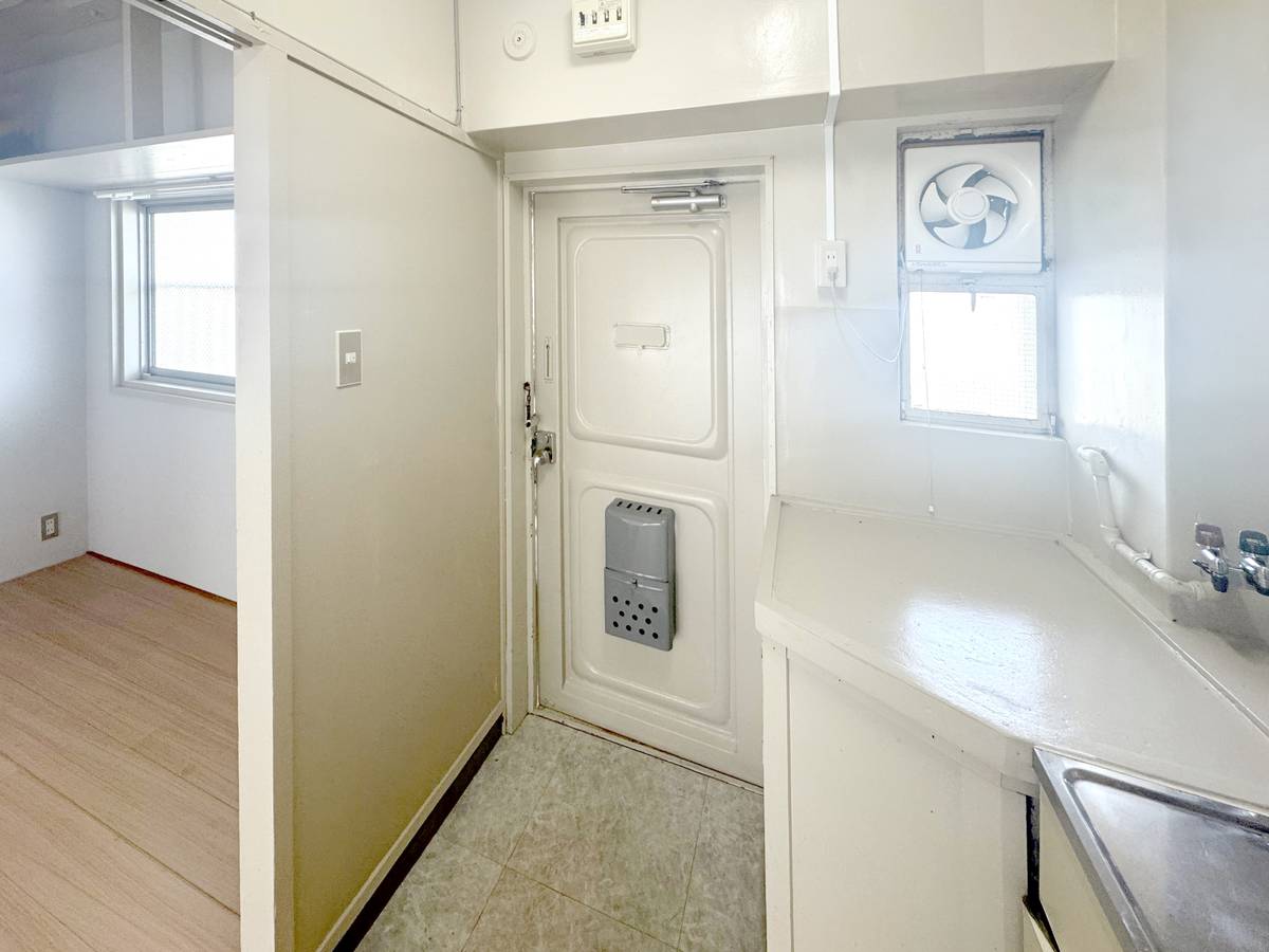 岸和田市ビレッジハウス旭の玄関