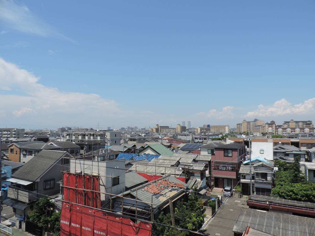 Tầm nhìn từ Village House Asahi ở Kishiwada-shi