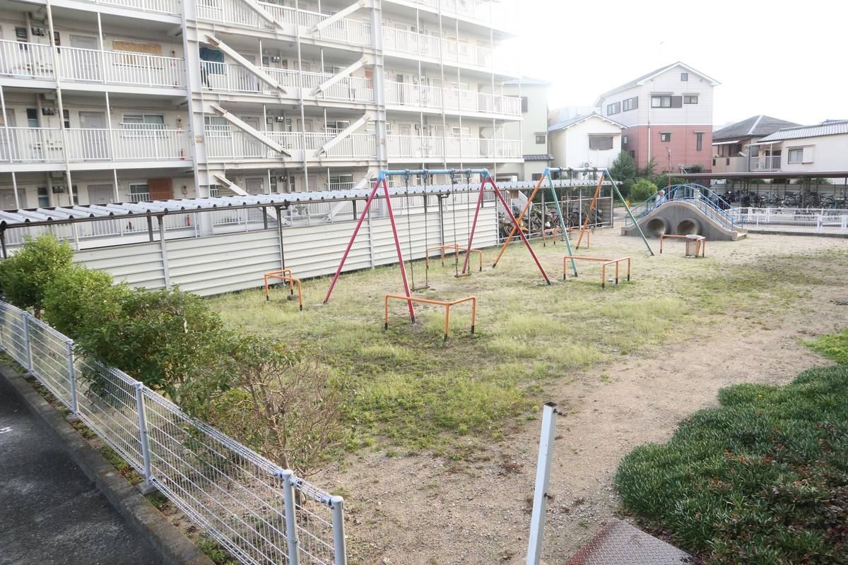 Tầm nhìn từ Village House Asahi ở Kishiwada-shi
