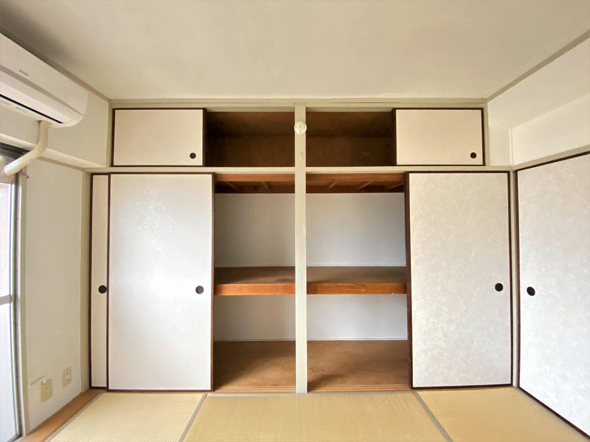 Storage Space in Village House Hattori in Takatsuki-shi