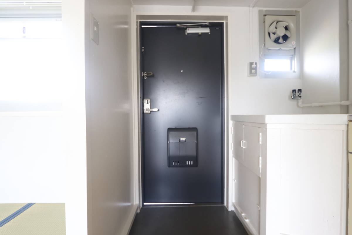 Pintu Masuk Apartemen di Village House Minakuchi di Koka-shi