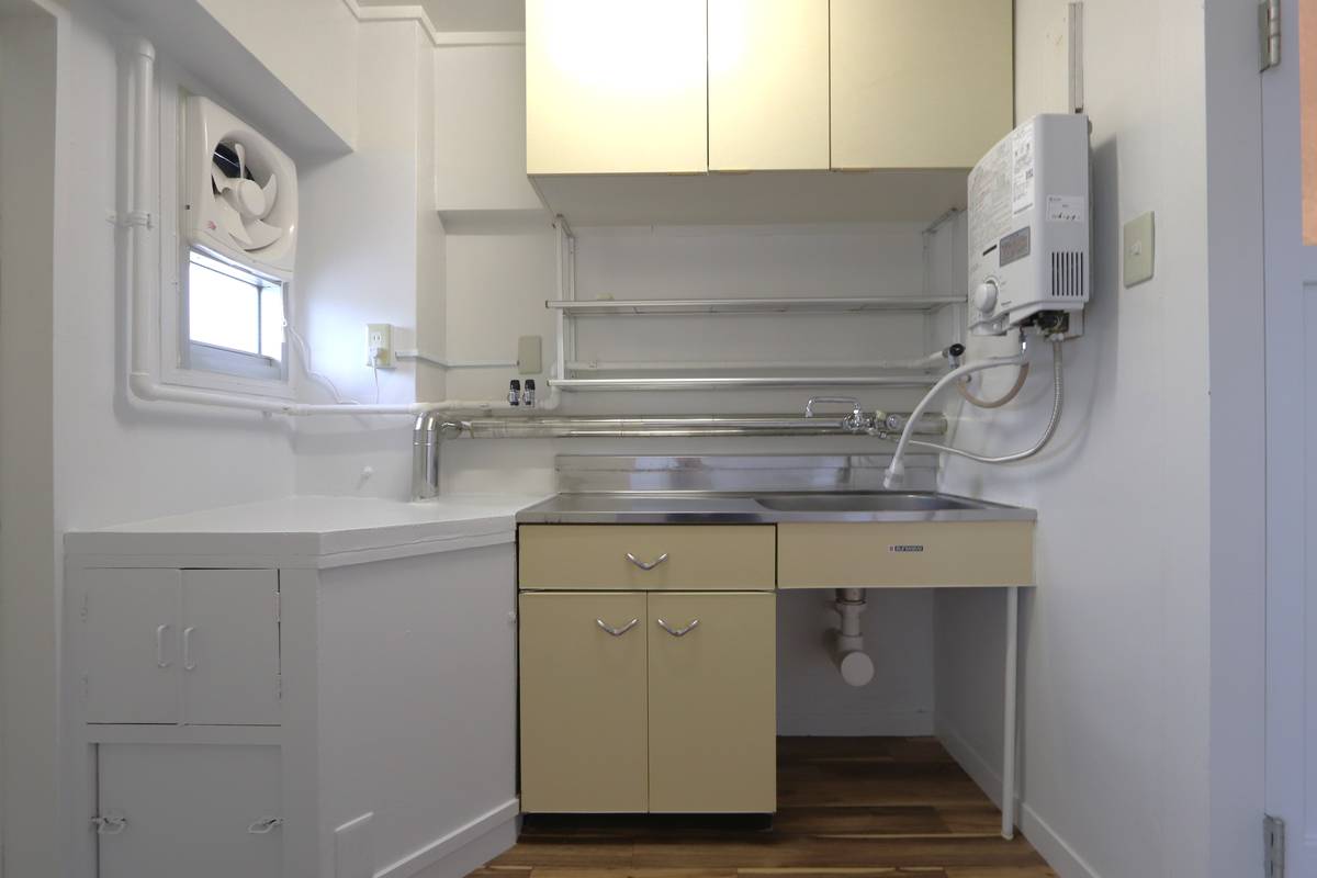 Dapur di Village House Sawanomoto di Sanda-shi