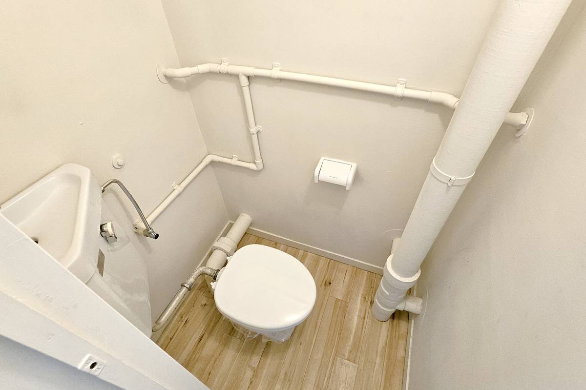 Toilet in Village House Miyauchi in Omihachiman-shi