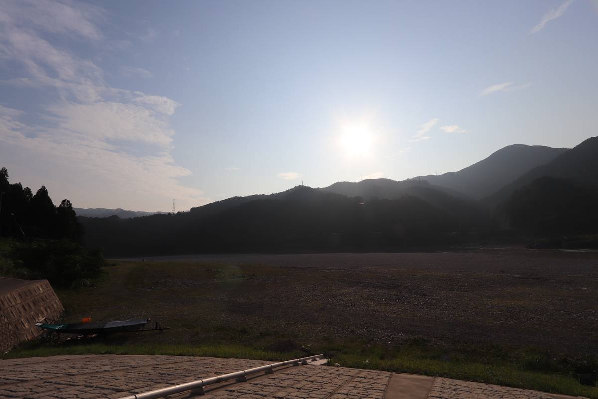 Tầm nhìn từ Village House Aisuji ở Shingu-shi