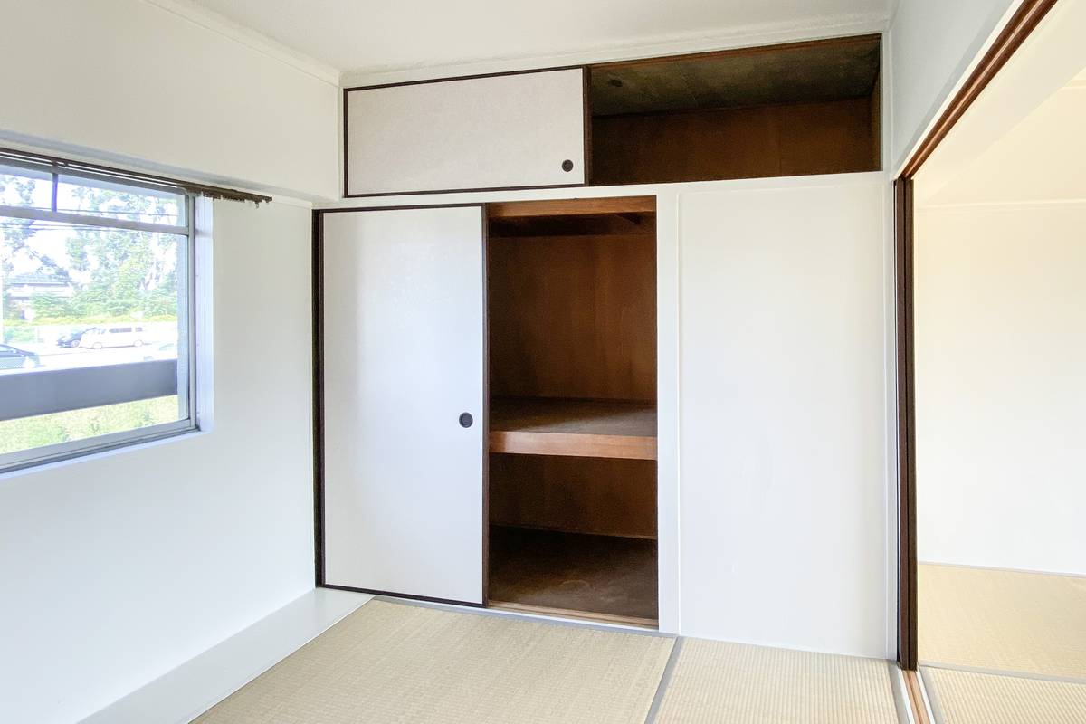 Storage Space in Village House Shodai in Hirakata-shi