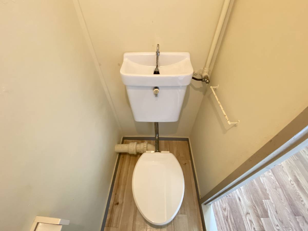 Toilet di Village House Gakuhara di Kishiwada-shi