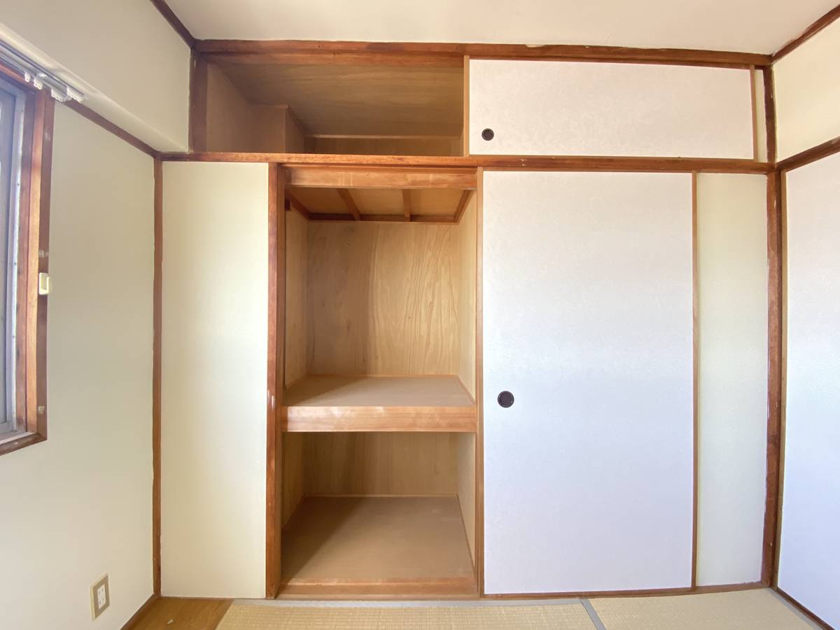 Storage Space in Village House Gakuhara in Kishiwada-shi