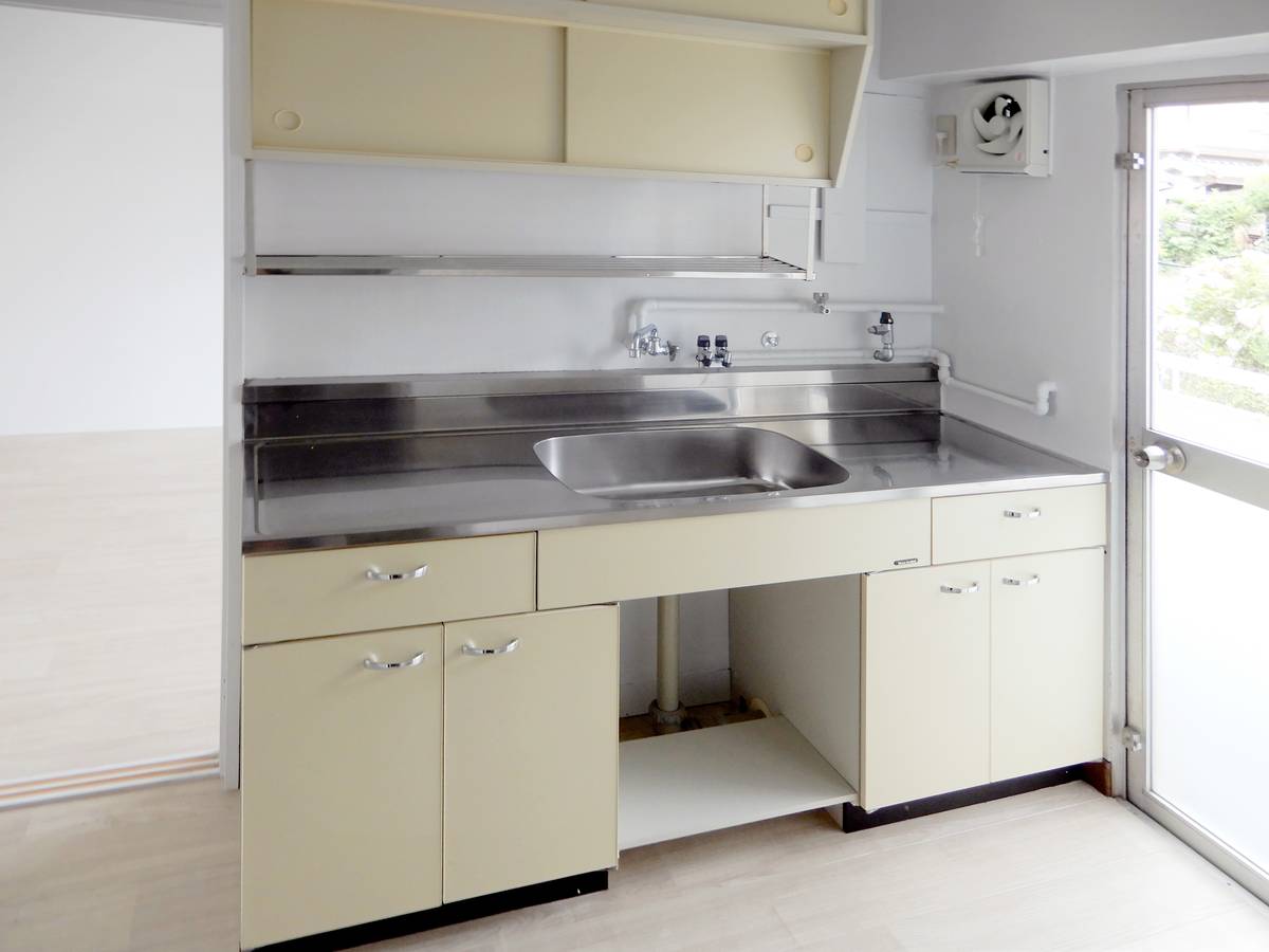 Kishiwada-shi ရှိ Village House Gakuhara ၏ မီးဖိုချောင်