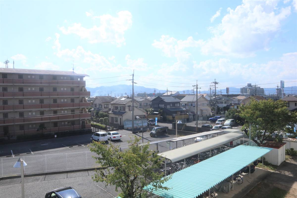 Tầm nhìn từ Village House Hashioka ở Kusatsu-shi