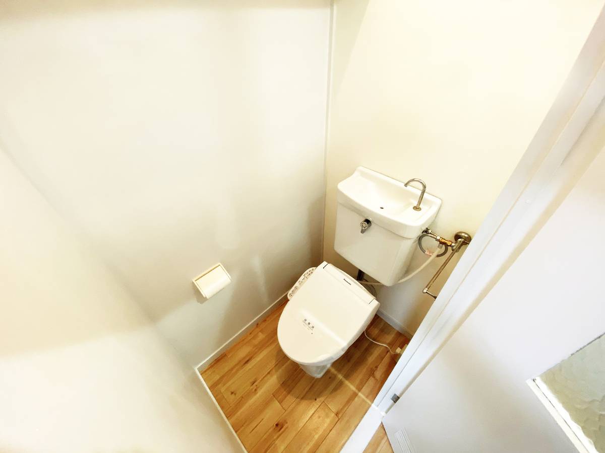 Toilet di Village House Senbokutoga Tower di Minami-ku
