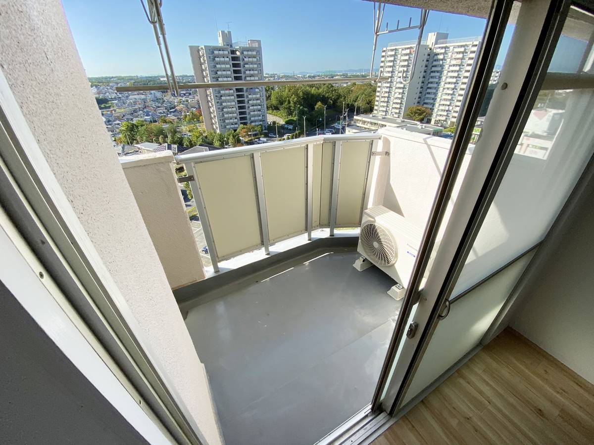 Balkon di Village House Senbokutoga Tower di Minami-ku