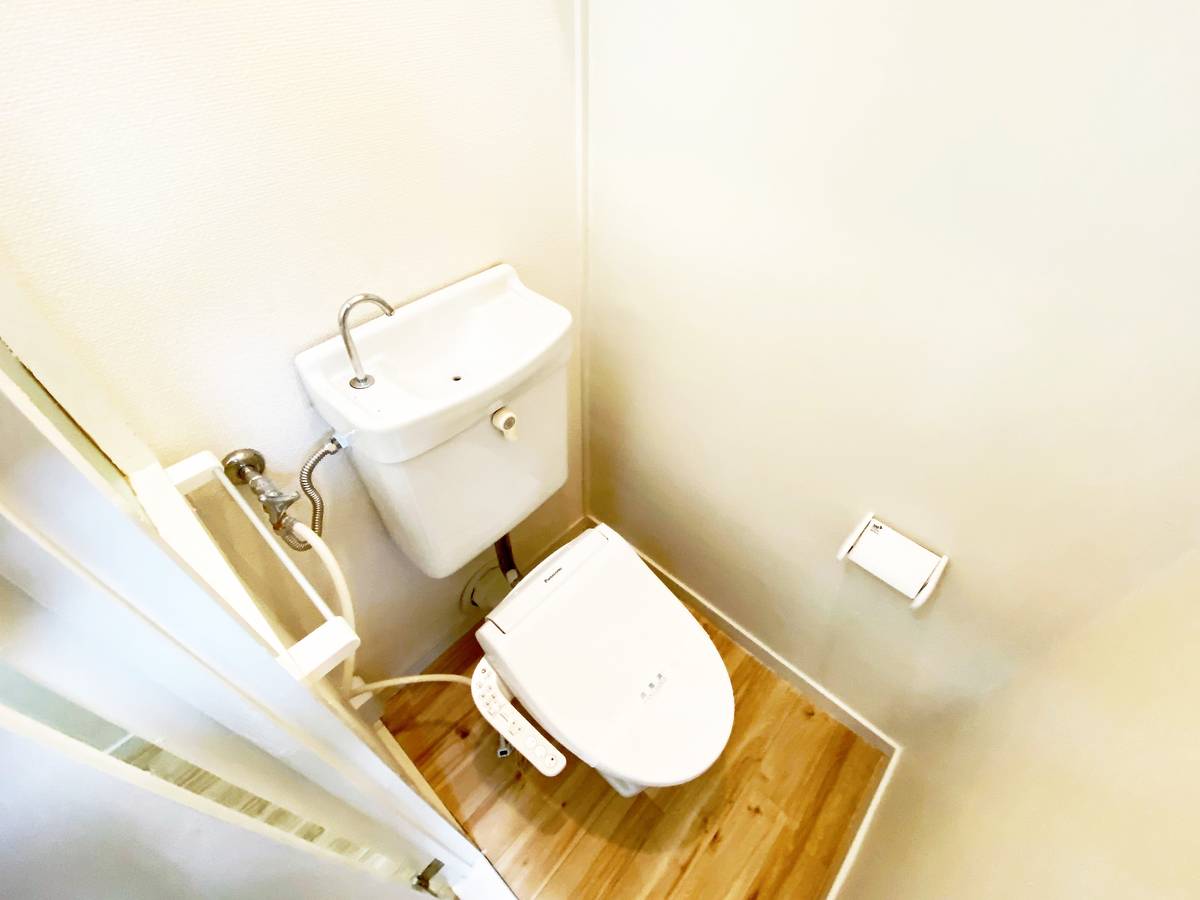 Toilet in Village House Senbokutoga Tower in Minami-ku
