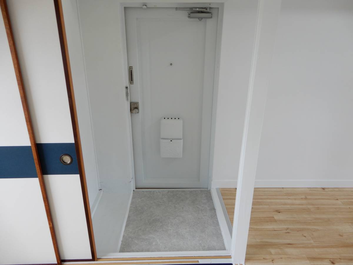 Entrada do apartamento de Village House Iwane em Konan-shi