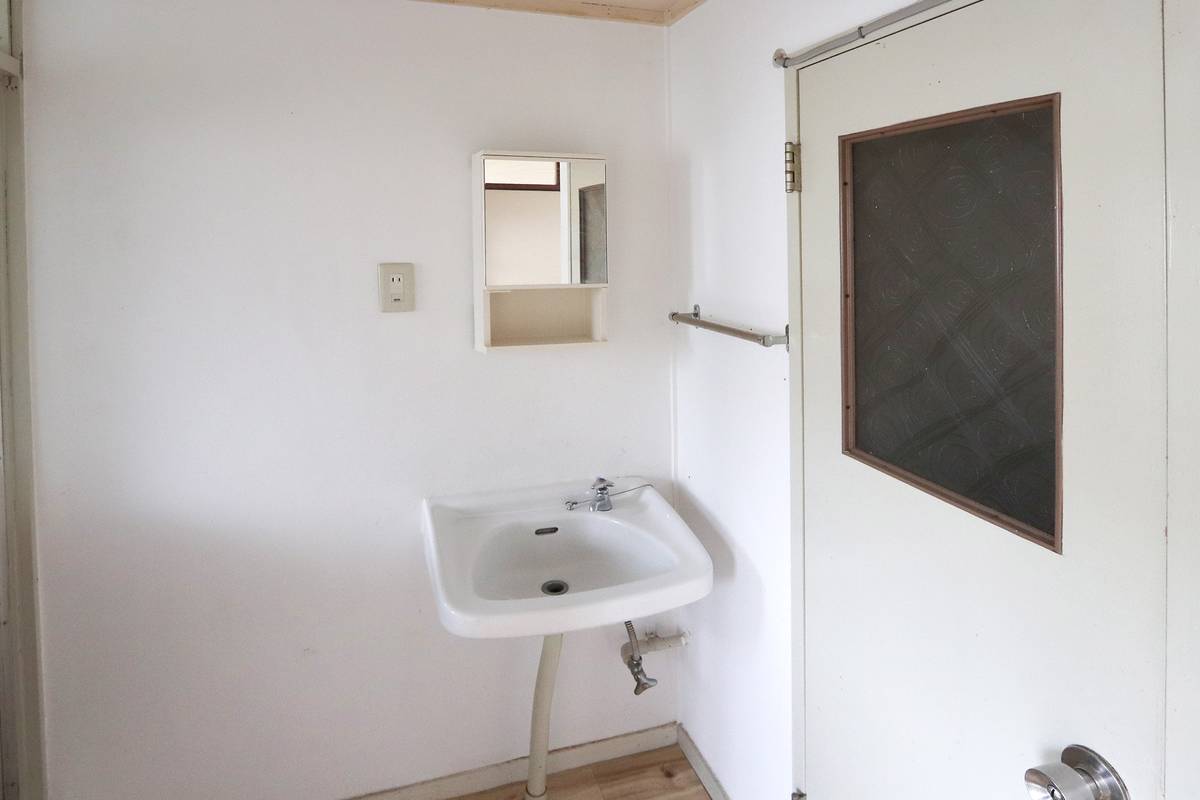 Lavabo de Village House Iwane em Konan-shi