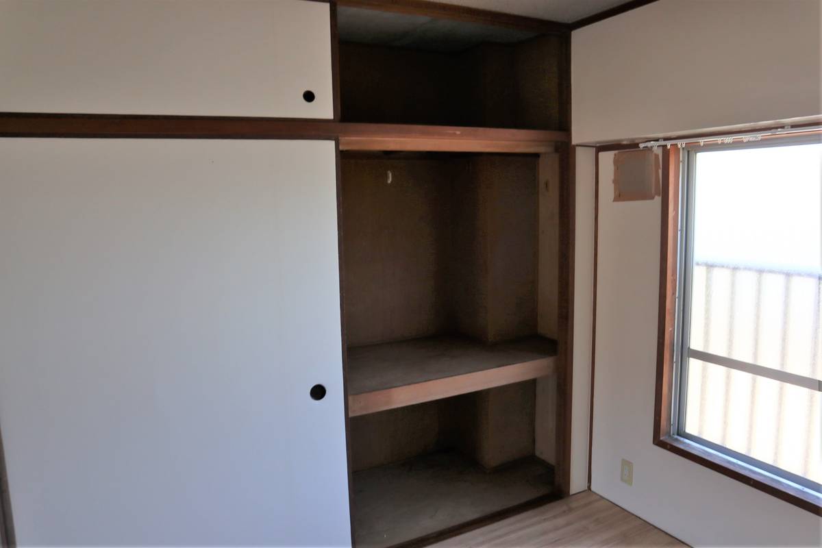 Storage Space in Village House Shirotori in Higa-shi