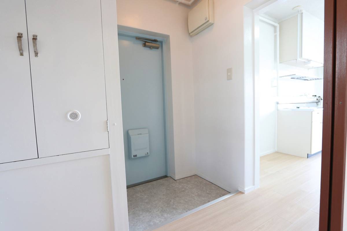 高知市ビレッジハウス高知の玄関