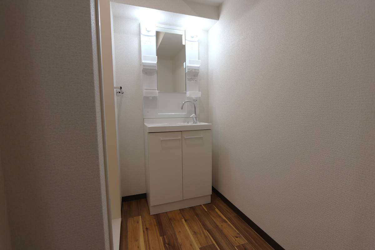 Lavabo de Village House Minami Shimizu Tower em Amagasaki-shi