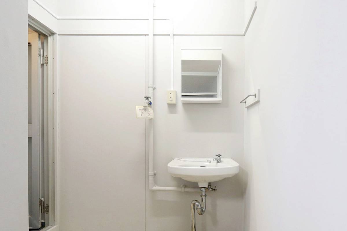 Ruang Rias di Village House Chizugaya di Tanabe-shi