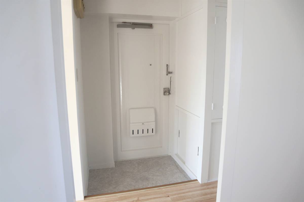 Pintu Masuk Apartemen di Village House Minami Koashi Dai 2 di Nagahama-shi