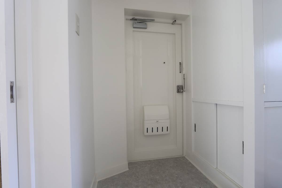 Apartment Entrance in Village House Miwasaki in Shingu-shi