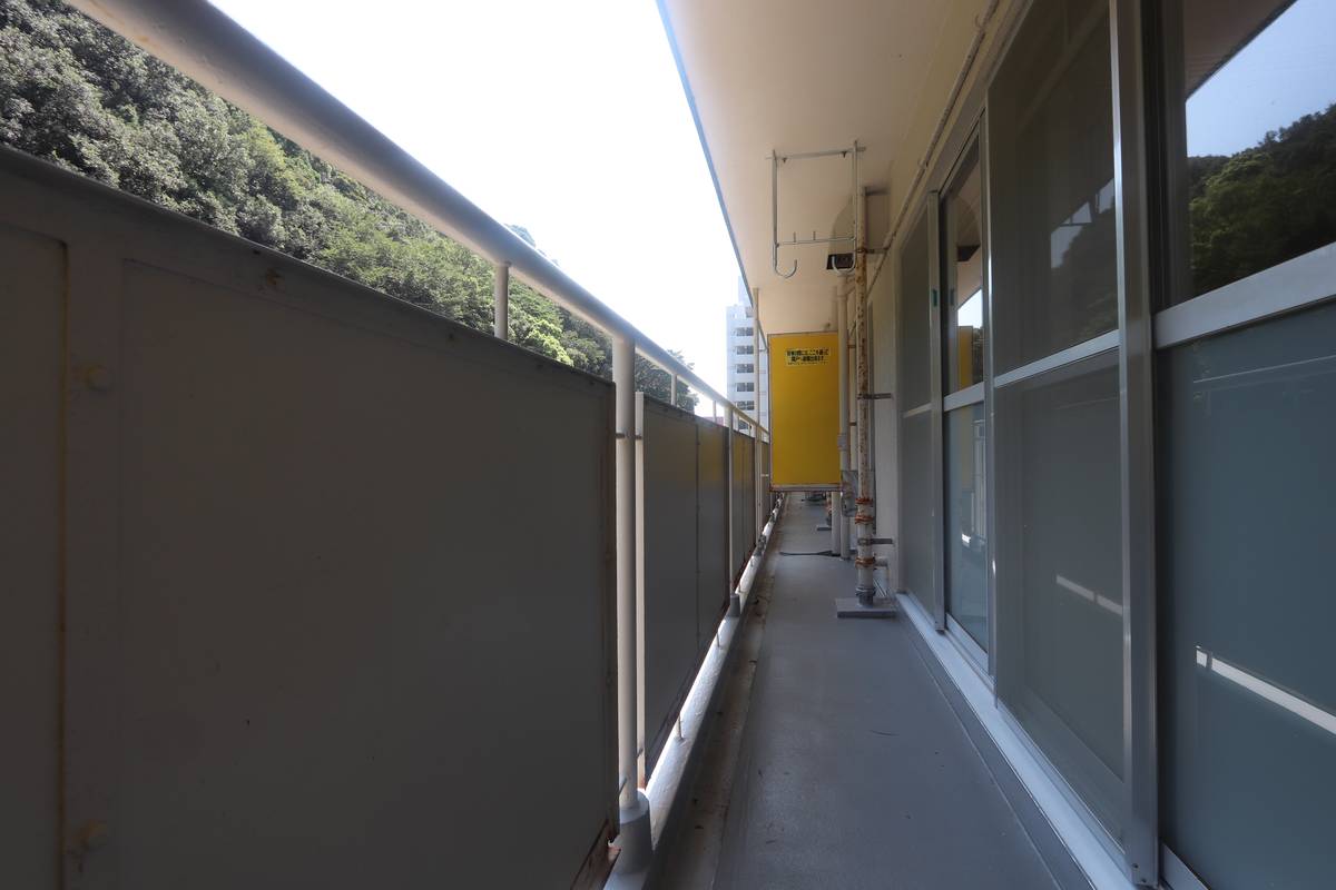 Balcony in Village House Miwasaki in Shingu-shi