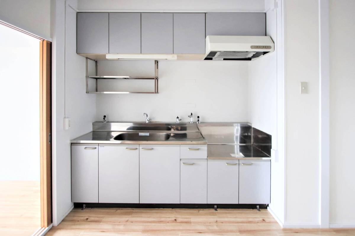 Khu vực bếp của Village House Minatojima Tower ở Chuo-ku
