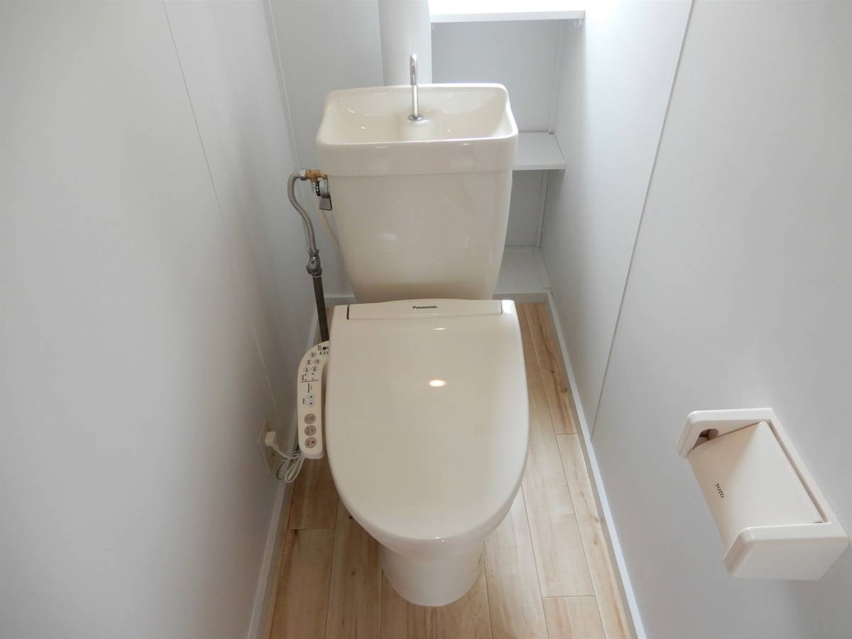 位于松山市的Village House 松山上野的厕所