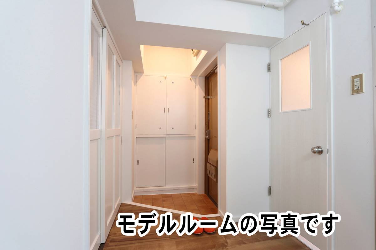 Apartment Entrance in Village House Matsuyama Ueno in Matsuyama-shi