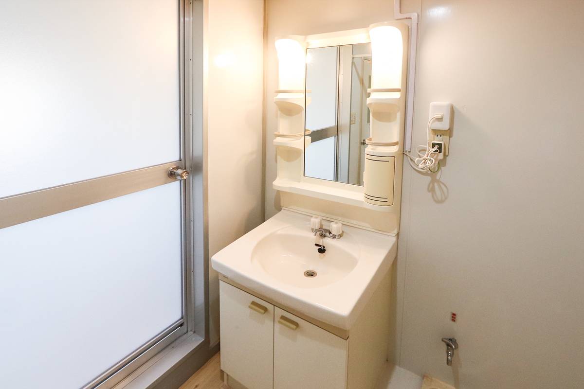 Ruang Rias di Village House Isou di Tamba-shi