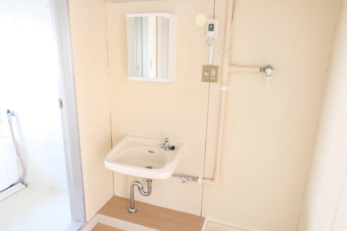 Ruang Rias di Village House Kusushima di Shimanto-shi