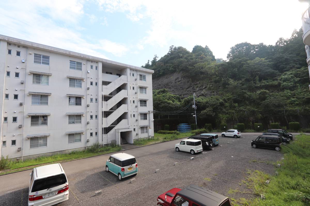 Tầm nhìn từ Village House Koda ở Shingu-shi