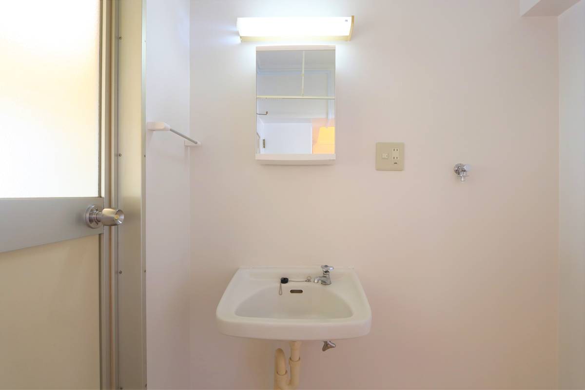 Bồn rửa mặt của Village House Koda ở Shingu-shi