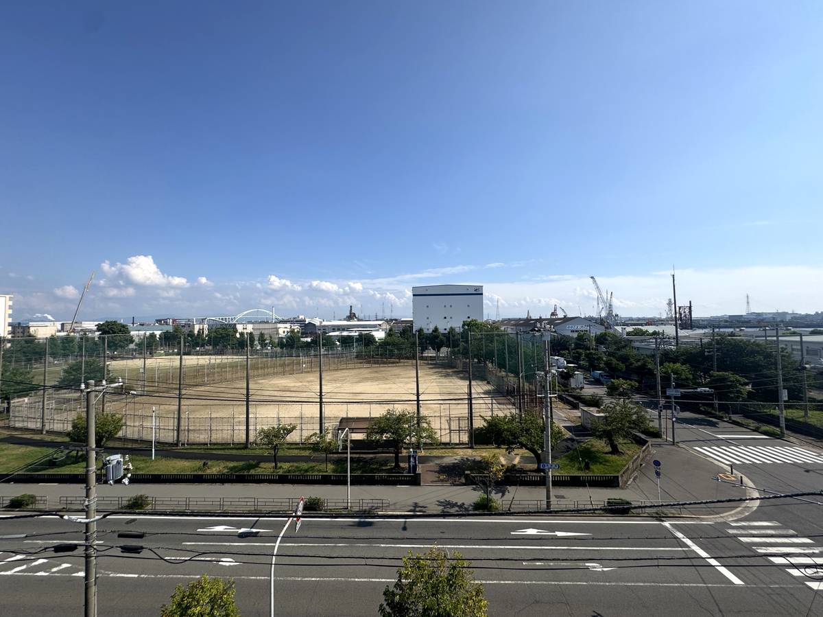 Tầm nhìn từ Village House Osaka Tsurumachi ở Taisho-ku