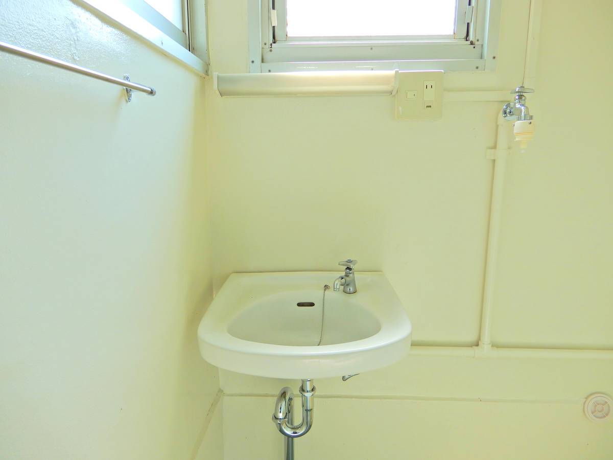 Ruang Rias di Village House Mizushima di Kurashiki-shi
