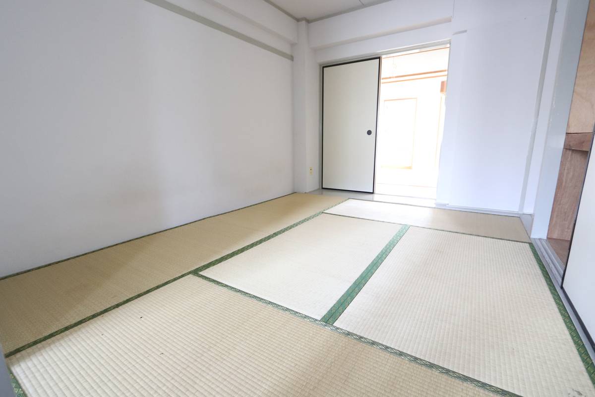Living Room in Village House Shimosarachi in Hatsukaichi-shi