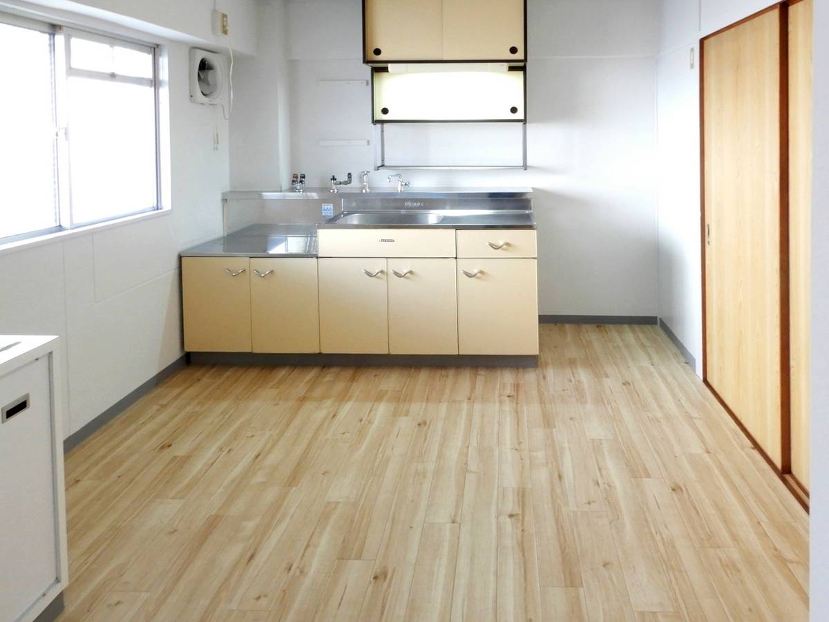 Dapur di Village House Shimosarachi di Hatsukaichi-shi