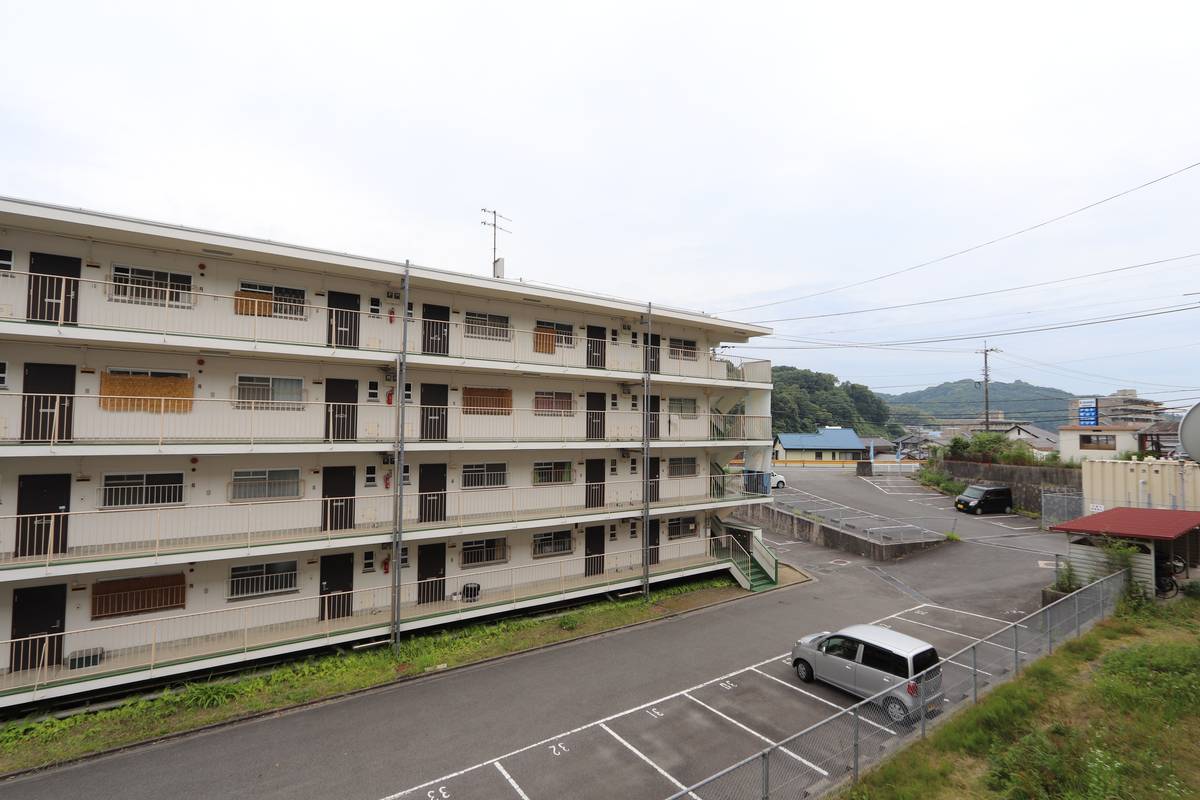 Tầm nhìn từ Village House Hirata ở Iwakuni-shi