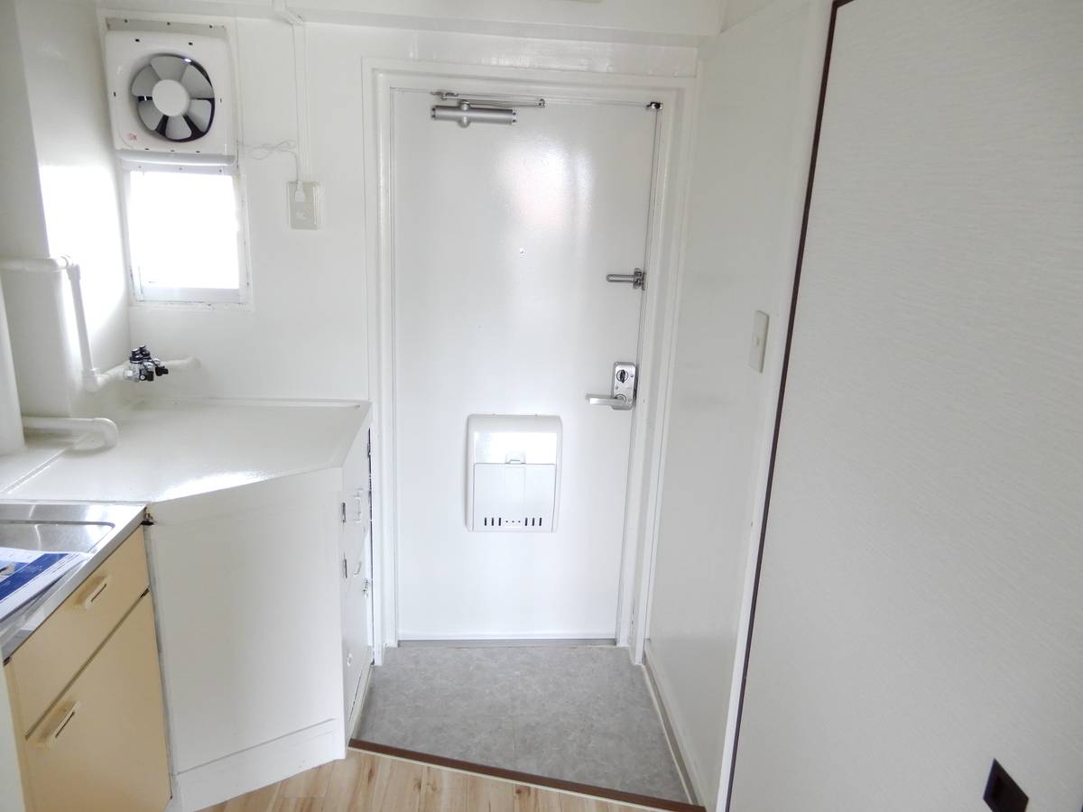 Pintu Masuk Apartemen di Village House Tsuchigahara di Tamano-shi
