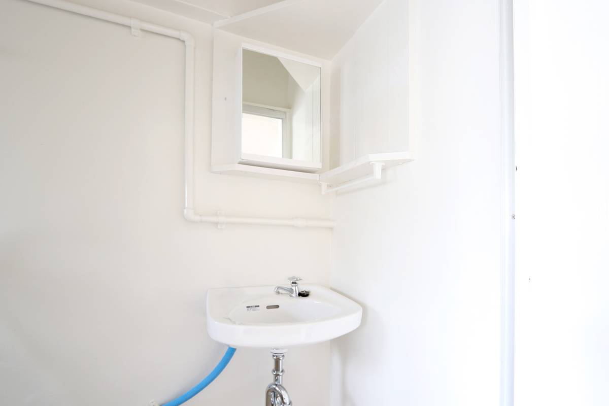 Ruang Rias di Village House Nishiachi di Kurashiki-shi