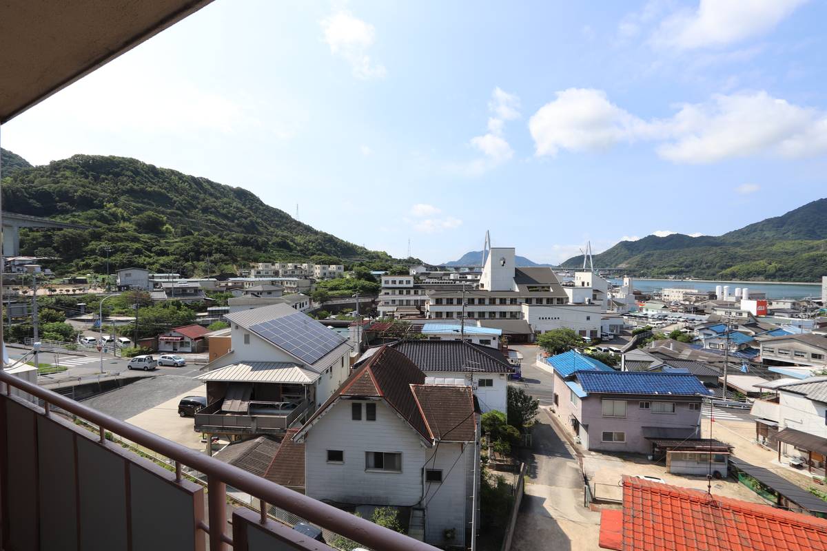 Tầm nhìn từ Village House Nakanosho ở Onomichi-shi