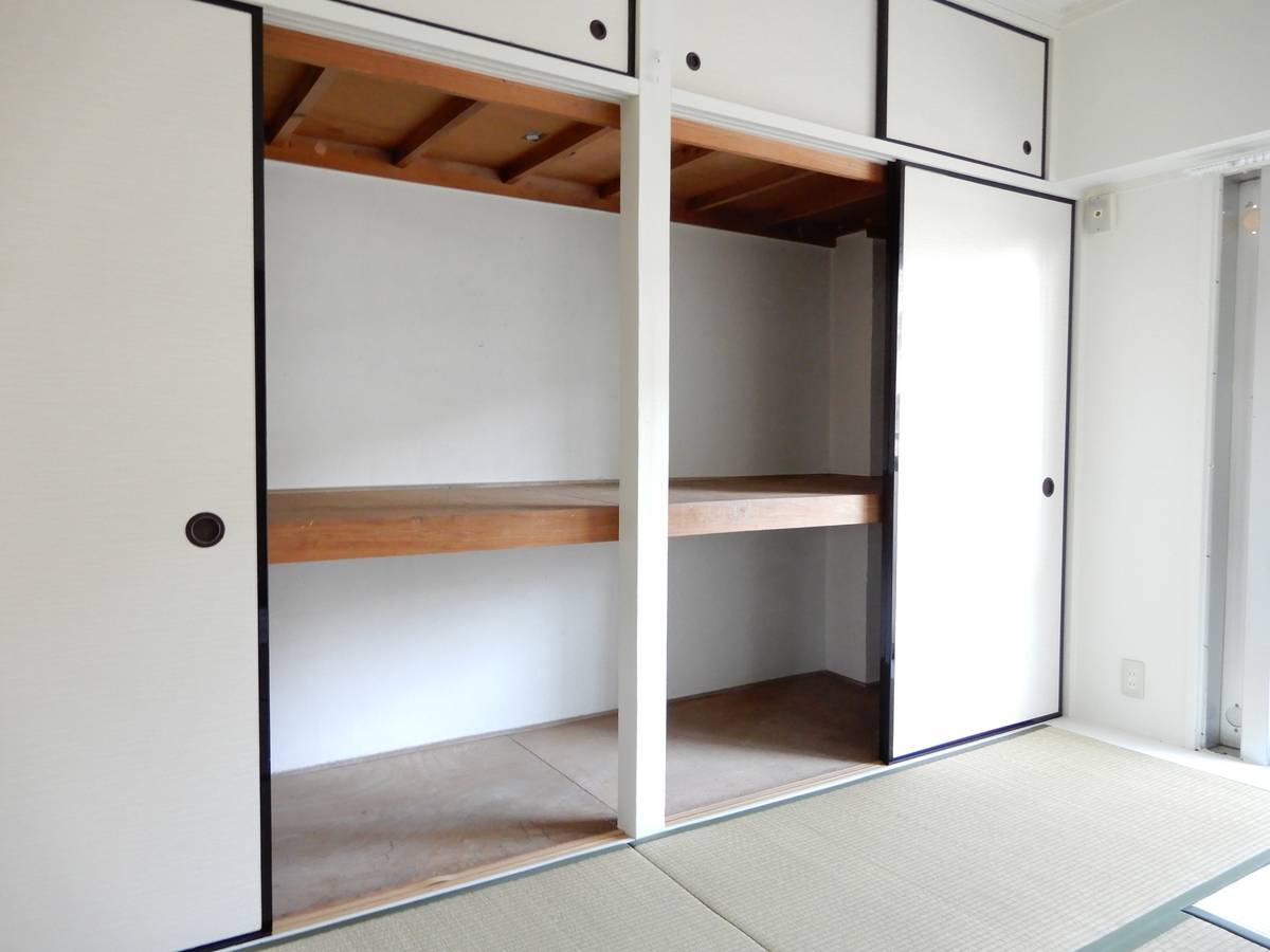 Storage Space in Village House Hachihama in Tamano-shi