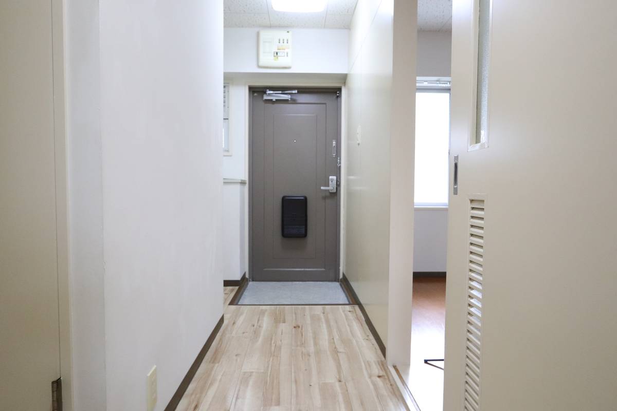 Apartment Entrance in Village House Matsuzaki in Higashi-ku