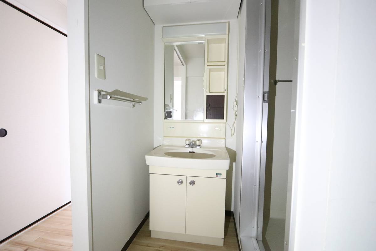 Ruang Rias di Village House Onoda di Sanyoonoda-shi