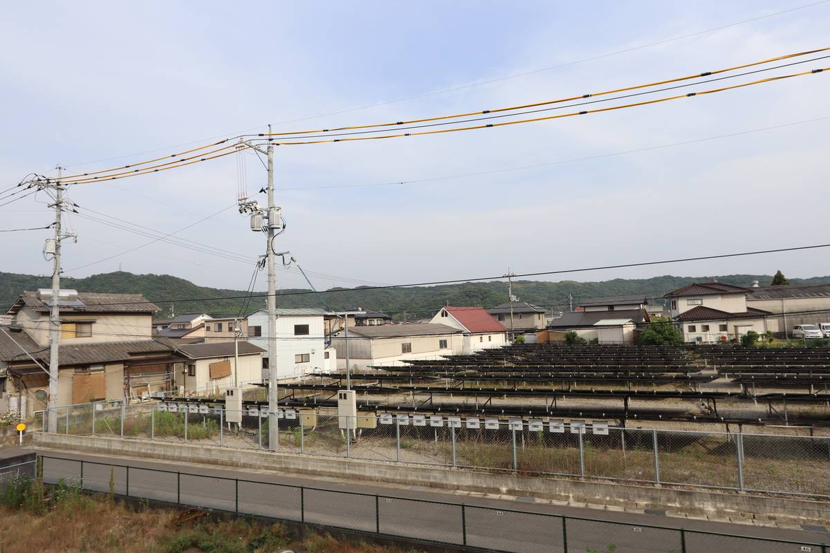 Tầm nhìn từ Village House Kinoko ở Ibara-shi