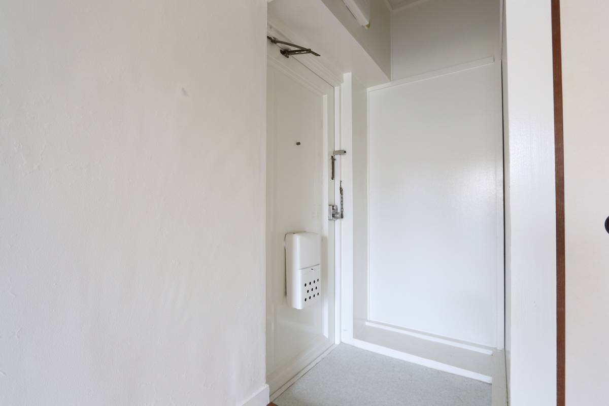 Pintu Masuk Apartemen di Village House Kannushi di Gotsu-shi