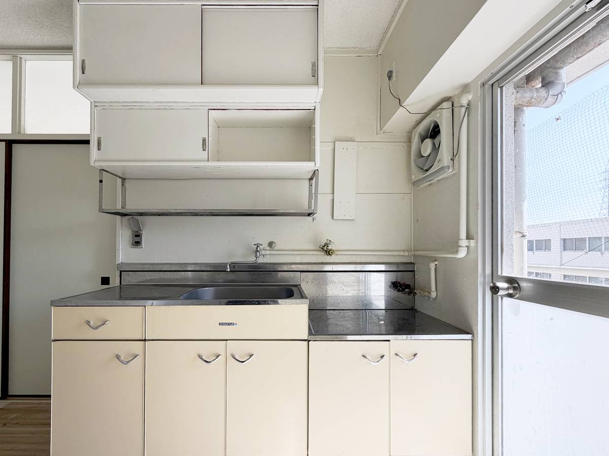 Dapur di Village House Kannushi di Gotsu-shi