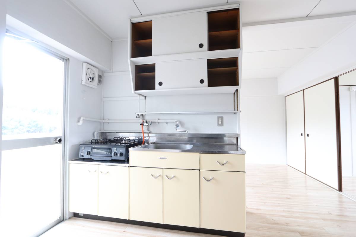 Khu vực bếp của Village House Takehara ở Takehara-shi