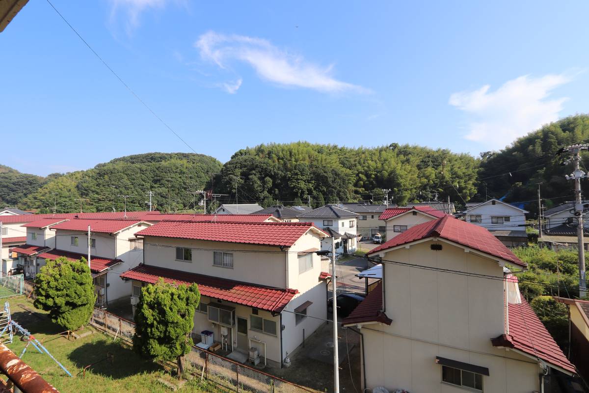 Tầm nhìn từ Village House Takehara ở Takehara-shi