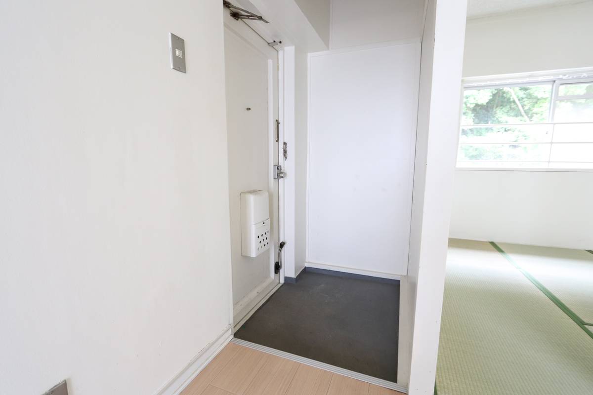 Apartment Entrance in Village House Daimon Dai 2 in Fukuyama-shi